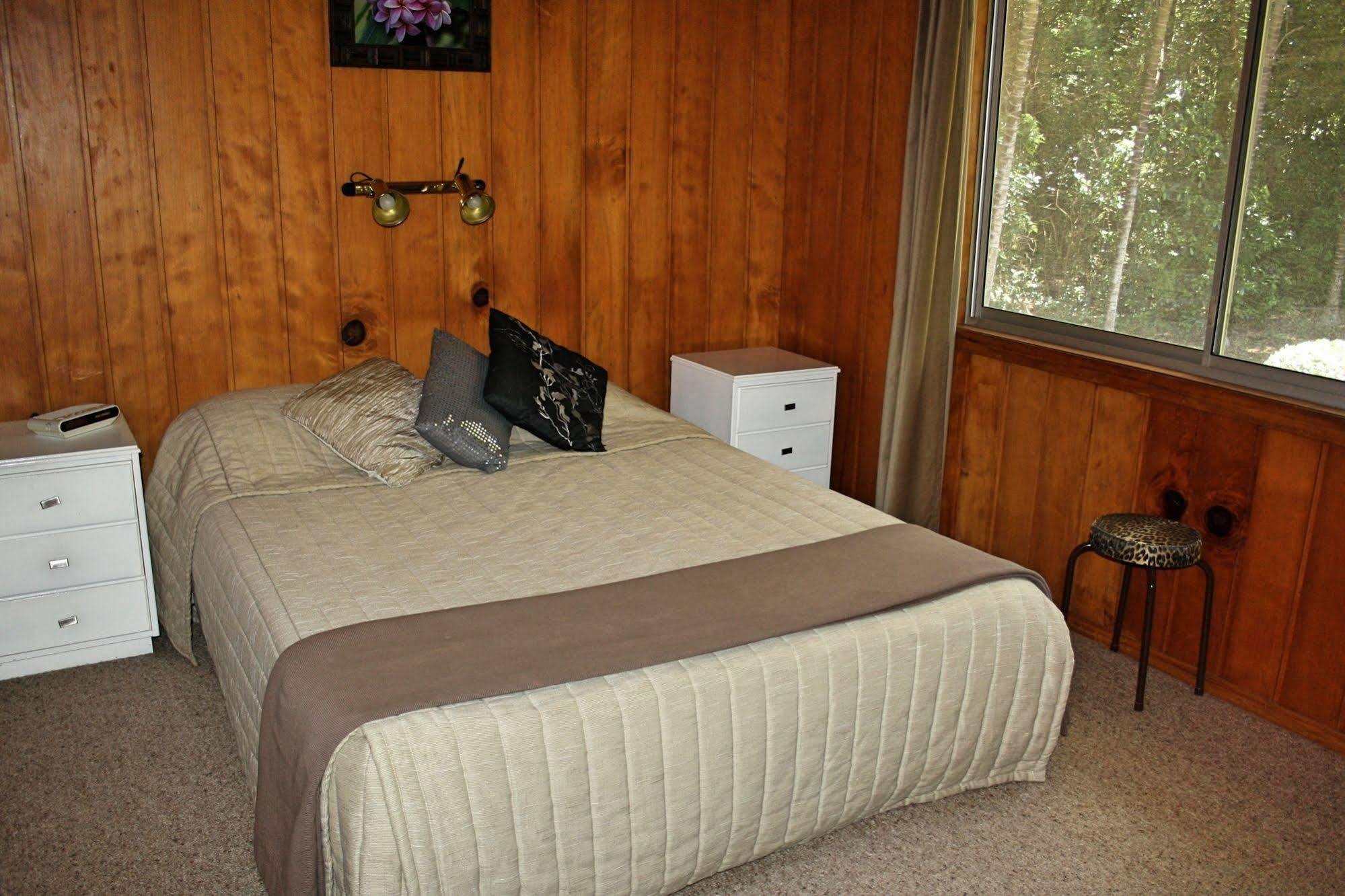 Hideaway Retreat Hotell Burnt Pine Exteriör bild