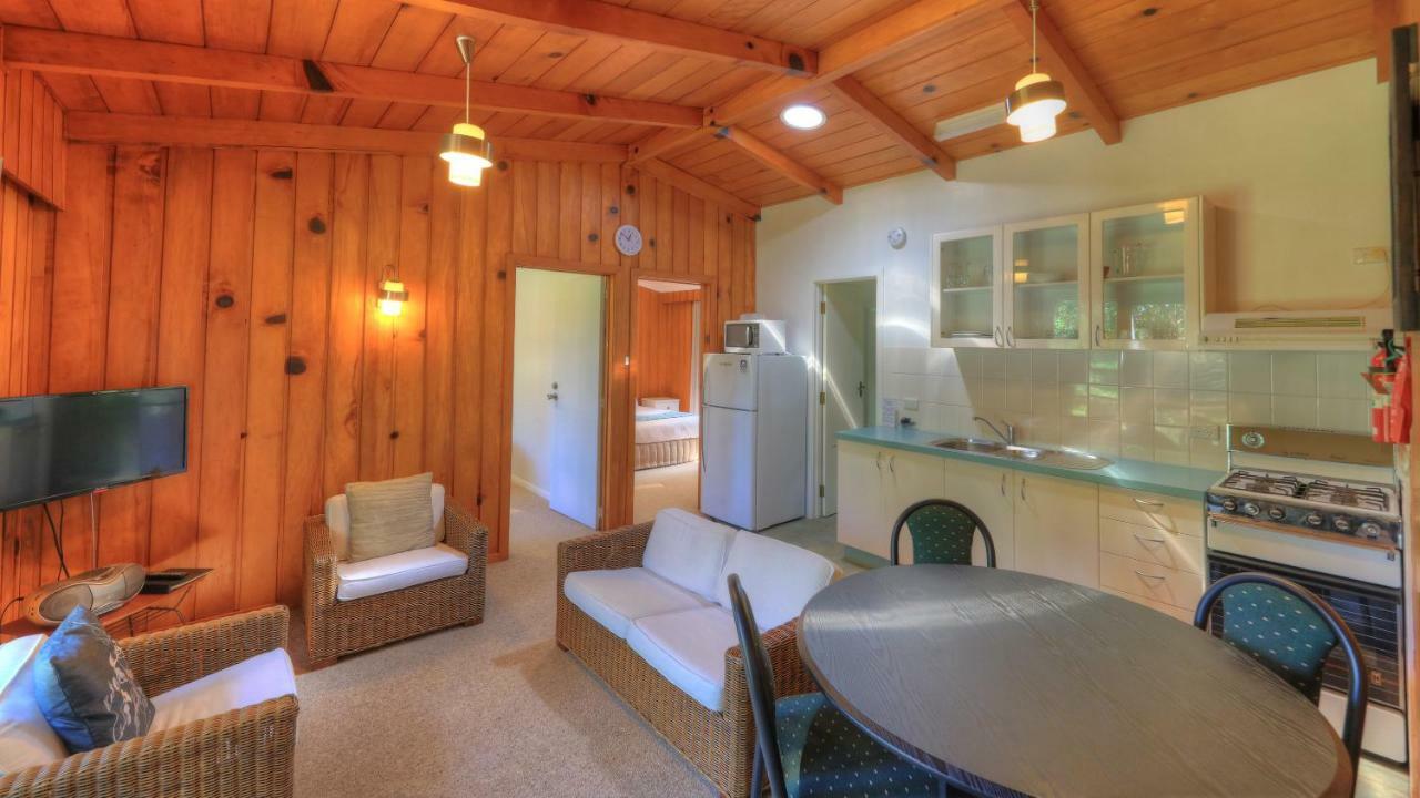Hideaway Retreat Hotell Burnt Pine Exteriör bild